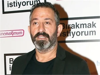 Cem Yılmaz'ın yeni aşkı Dilara Gönder mi?