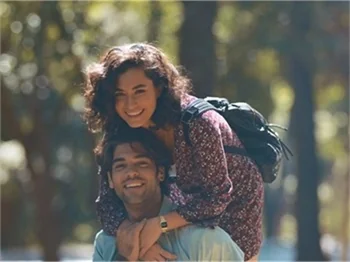 Hande Doğandemir'e öpüşme sahnesi sorulunca...