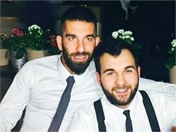 Arda Turan'dan kardeşine destek