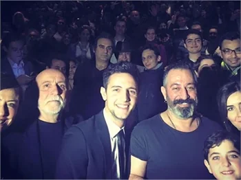 'Cem Yılmaz'lı toplu selfie!