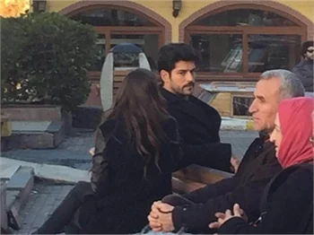 Burak Özçivit ve Neslihan Atagül Kanlıca'da