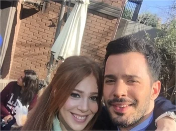 Hayranları 'Kiralık Aşk' setini bastı!