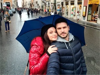 Tolgahan Sayışman'dan Almeda Abazi'ye Roma sürprizi!
