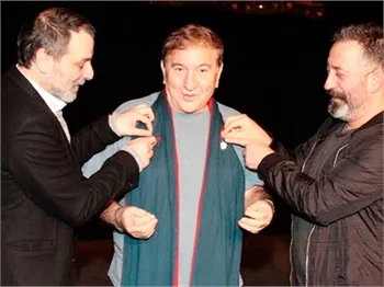 Cem ile Ozan, Ali Poyrazoğlu'na neden altın taktı?