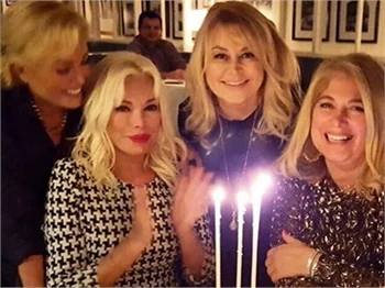 Ajda Pekkan'a sürpriz doğum günü kutlaması!