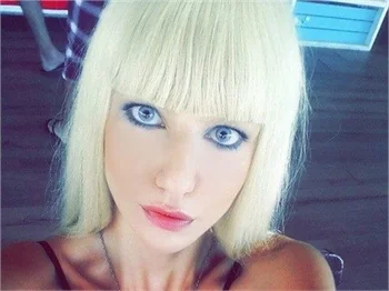 Ayşenur Balcı'dan aşk pozu