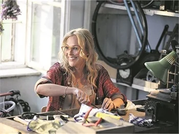 Meryem Uzerli arka kapıdan kaçtı!