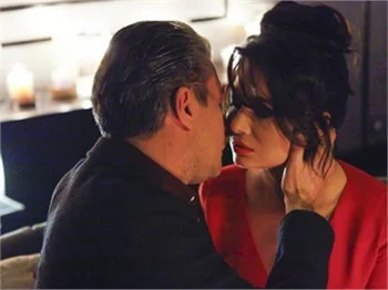 Nurgül Yeşilçay'ın menajerinden 'küfür' ve 'taciz' açıklaması!