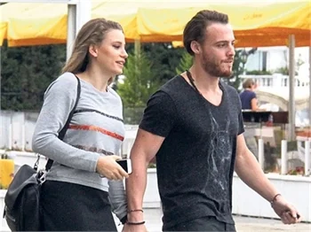 Kerem Bürsin: Serenay'ın sevişmesine karışmam