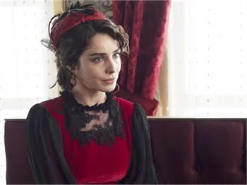 Nur Fettahoğlu bu kez dizide anne oldu