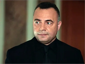 Oktay Kaynarca otomobilini muhabirlerin üzerine sürdü!