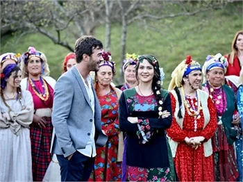 Bulgar güzeli Gülsim Ali..