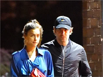 Bradley Cooper ile Irina Shayk sokak ortasında aşka geldi!