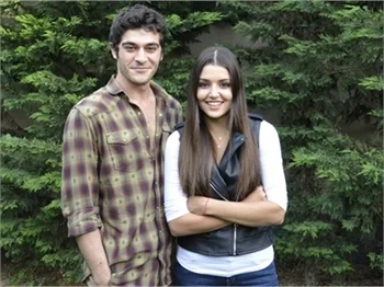Hande Erçel ile  Burak Deniz başrolde!