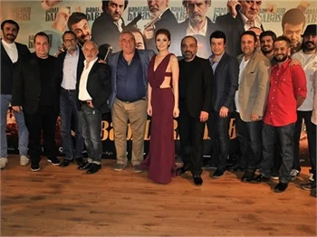 Babaların Babası'na renkli gala!