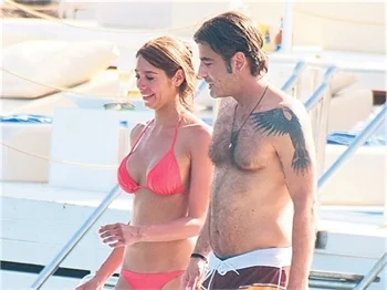 Ecem Özkaya ve Tayanç Ayaydın gecelerde görüntülendi
