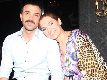 Demet Akalın'dan eşine 100 bin liralık saat!