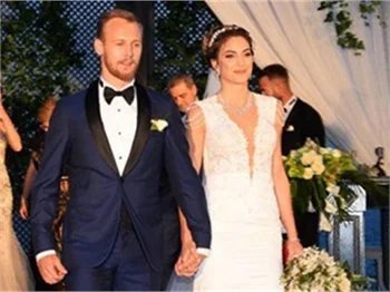 Galatasaraylı futbolcu Semih Kaya evlendi!
