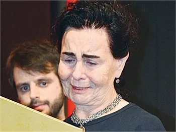 Fatma Girik gözyaşlarını tutamadı