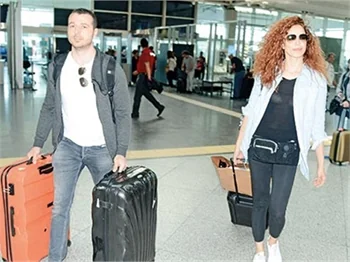 Azra Akın ile sevgilisi Atakan Koru tatile çıktı