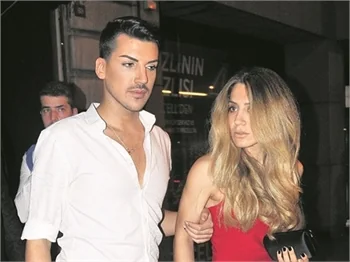 Yağmur Sarıoğlu'nun elbisesiyle zor anları