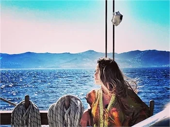 Özlem Yıldız ve Öncü Sönmez tatilde