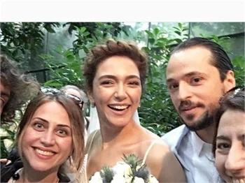 Şebnem Hassanisoughi evlendi