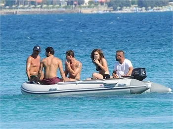 Öykü Çelik ile Hakan Meriçliler'in deniz keyfi