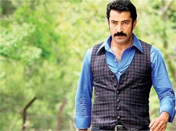Kenan İmirzalıoğlu'na hayranlarından sürpriz doğum günü