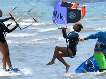 Betül Demir'in kitesurf'le imtihanı