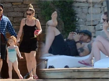 Gökhan Özoğuz'un Bodrum'da aile saadeti