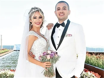 Buse Arslan evlendi