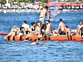 Ünlü oyuncu İstanbul'u terk etti