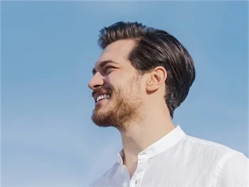 Çağatay Ulusoy'un yeni imajı!