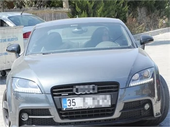 Teoman kız arkadaşıyla Bodrum'da