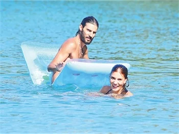 Fosforlu Ayça Varlıer’in deniz keyfi