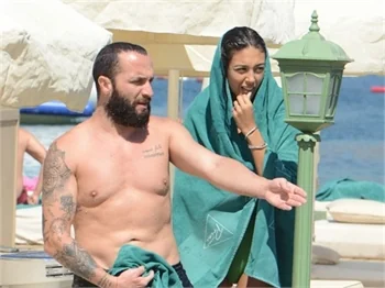 Berkay ve eşi Özlem Katipoğlu balayı tatilinde