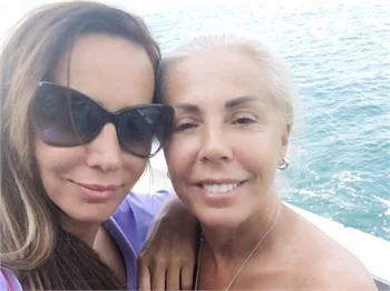 58'lik Semiha Yankı'dan bikinili pozlar