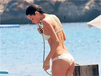Yasemin Özilhan eşi ve çocuklarıyla Bodrum tatilinde