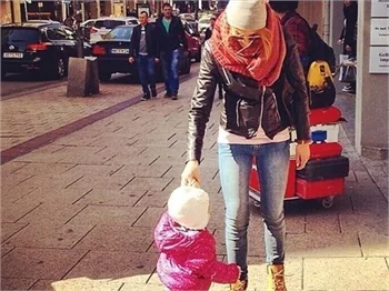 İşte Meryem Uzerli ve kızı Lara...