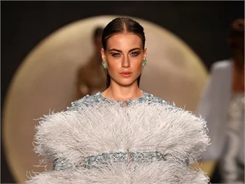 Fashion Week İstanbul Özgür Masur defilesinden kareler
