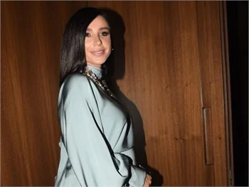 Gülşen'in hamile kıyafeti