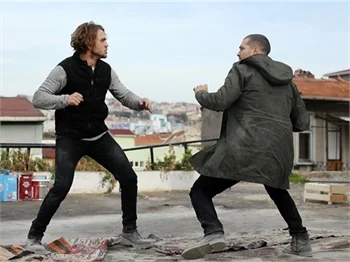 İçerde'de Sarp ve Mert'in kavga sahnesi nefes kesecek!
