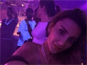 Hacı Sabancı'dan Özge Ulusoy'a bikini yasağı!