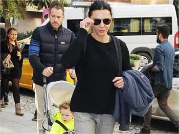 Hande Ataizi'den anlamsız hareketler
