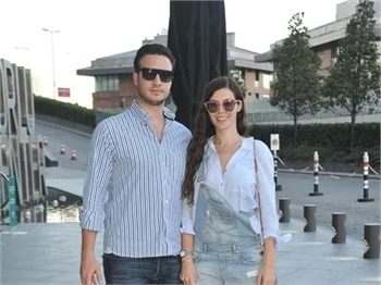 Hatice Şendil bebeğinin cinsiyetini açıkladı