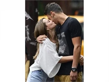 Mesut Özil'in sevgilisi Mandy Capristo, Özil'i sildi!