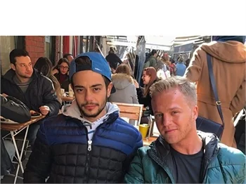 Rüzgar Erkoçlar sevgilisiyle el ele