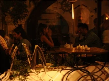 Sibel Can'ın oğlu çapkınlık turunda