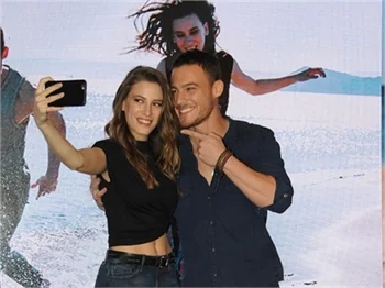 Kerem Bürsin ve Serenay Sarıkaya'nın tercihi Kanlıca